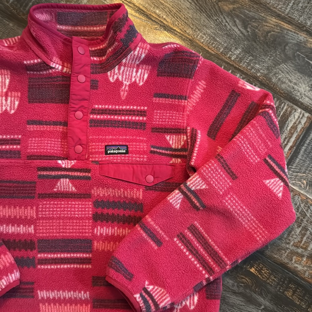 Patagonia pink fleece size youth XL 14